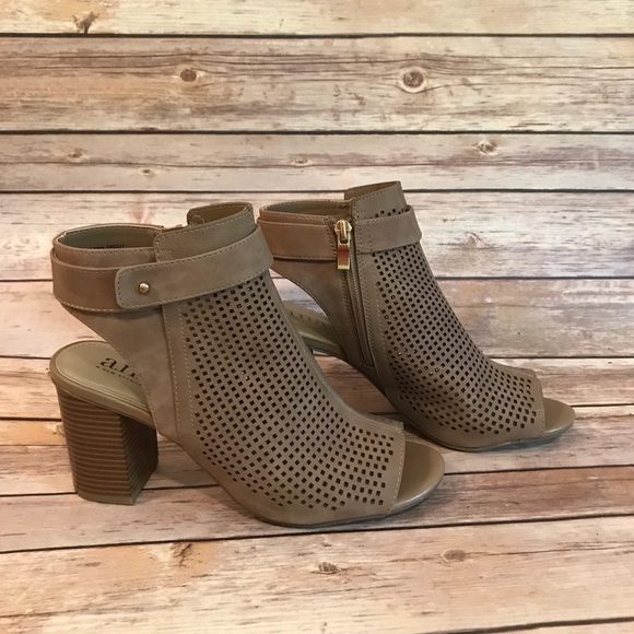 a.n.a Shoes - a.n.a.